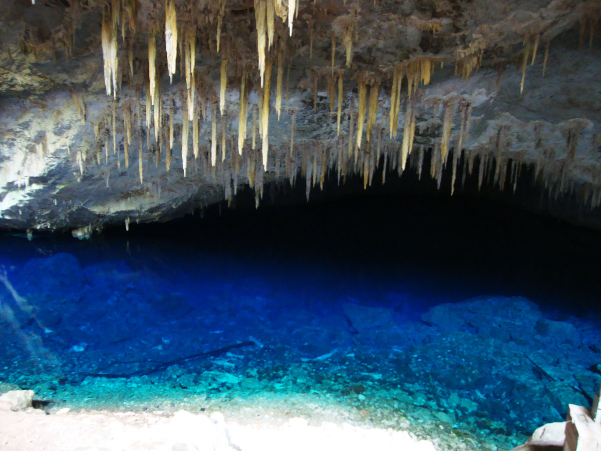 gruta lago azul bonito ms