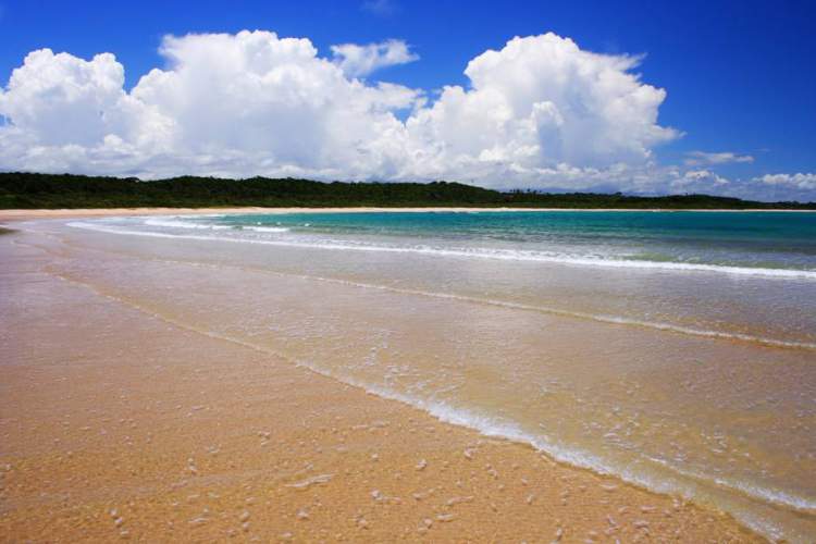 Ponta de Itaquena e uma das melhores praias e piscinas naturais da Bahia