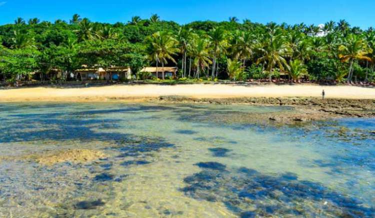 Praia do Espelho e uma das melhores praias e piscinas naturais da Bahia