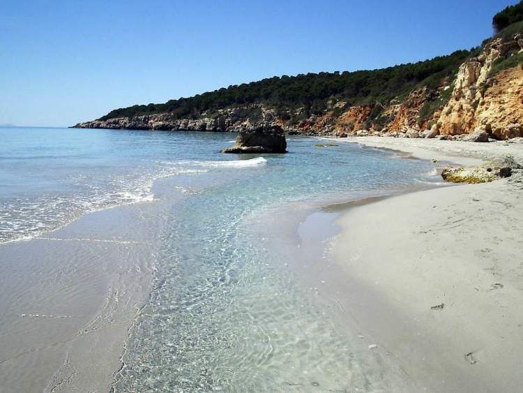 Playa Binigaus e uma das praias de Menorca na Espanha