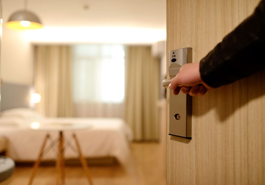 Vamos explorar as diferenças entre Pousadas, Hotéis e Hostels na busca pela hospedagem ideal para você